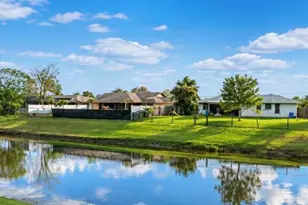 272 SW Carter Ave, Port Saint Lucie, FL 34983 - Photo 9