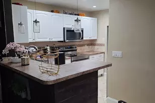10046 Winding Lake Rd, Sunrise, FL 33351 - Photo 9