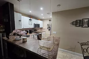 10046 Winding Lake Rd, Sunrise, FL 33351 - Photo 7