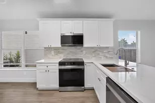 1371 SW 181st Ave, Pembroke Pines, FL 33029 - Photo 5