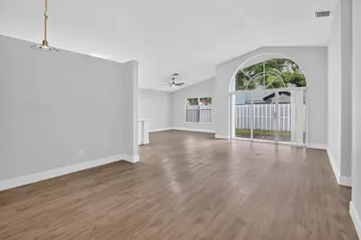 1371 SW 181st Avenue, Pembroke Pines, FL 33029 - Photo 3