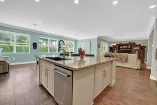 9535 Phipps Ln, Wellington, FL 33414 - Photo 13