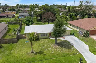 636 SW Eyerly Ave, Port Saint Lucie, FL 34983 - Photo 27