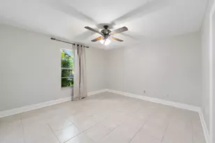 636 SW Eyerly Ave, Port Saint Lucie, FL 34983 - Photo 13