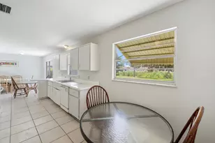 636 SW Eyerly Ave, Port Saint Lucie, FL 34983 - Photo 11