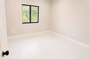 617 Texas Ct, Fort Pierce, FL 34950 - Photo 5