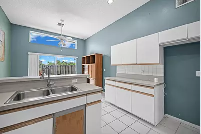 2656 NW 68th Avenue, Margate, FL 33063 - Photo 13