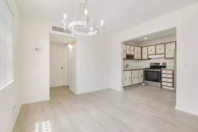 136 Flanders C, Delray Beach, FL 33484 - Photo 7