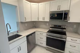 460 Paradise Isle Blvd, Hallandale Beach, FL 33009 - Photo 9