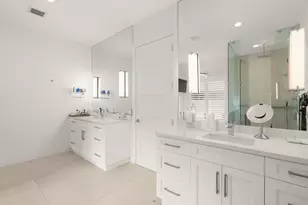 2517 NE 13th St, Fort Lauderdale, FL 33304 - Photo 31