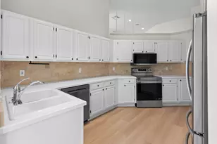 9408 Meadowood Dr, Fort Pierce, FL 34951 - Photo 21