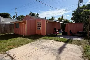 1009 S Pine St, Lake Worth Beach, FL 33460 - Photo 13