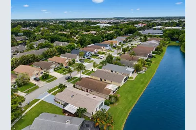9123 Pine Springs Drive, Boca Raton, FL 33428 - Photo 15