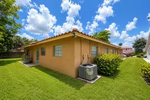 4125 Woodside Dr, Coral Springs, FL 33065 - Photo 3