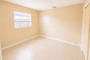 4125 Woodside Dr, Coral Springs, FL 33065 - Photo 15