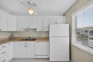 29 Colonial Club Dr, Boynton Beach, FL 33435 - Photo 17