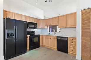 8300 SW 41st St, Davie, FL 33328 - Photo 9