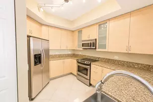 2625 NE 14th Ave NE, Wilton Manors, FL 33334 - Photo 3