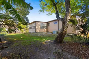 110 SW 12th Ave, South Bay, FL 33493 - Photo 27