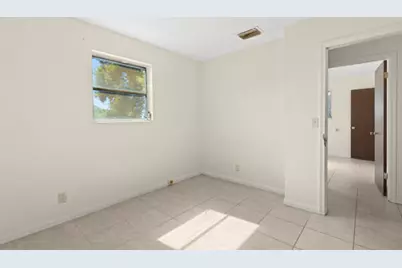 110 SW 12th Avenue, South Bay, FL 33493 - Photo 19