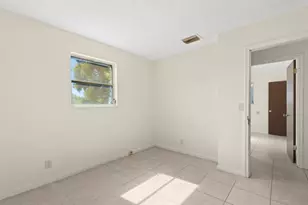 110 SW 12th Ave, South Bay, FL 33493 - Photo 19