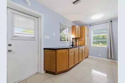 370 Orange Way, West Palm Beach, FL 33405 - Photo 3