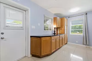 370 Orange Way, West Palm Beach, FL 33405 - Photo 3