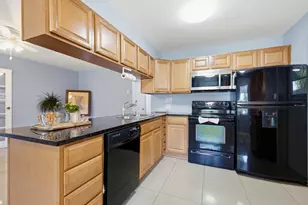 370 Orange Way, West Palm Beach, FL 33405 - Photo 5