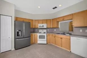 9810 SW Eastbrook Cir, Port Saint Lucie, FL 34987 - Photo 11