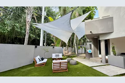 2571 Tigertail Avenue, Miami, FL 33133 - Photo 13