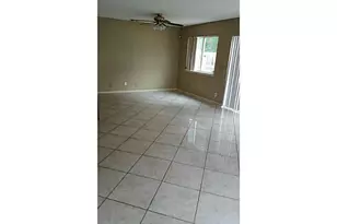 4674 Lakeside Cir, West Palm Beach, FL 33417 - Photo 5