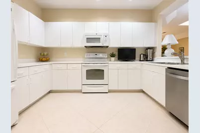 12598 Crystal Pointe Drive #B, Boynton Beach, FL 33437 - Photo 11
