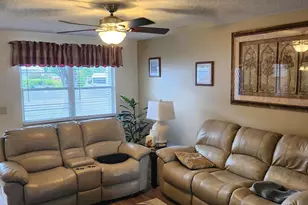 74 Newport Ct E, Deerfield Beach, FL 33442 - Photo 5