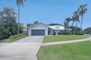 19 PineHill Trail E, Tequesta, FL 33469 - Photo 1