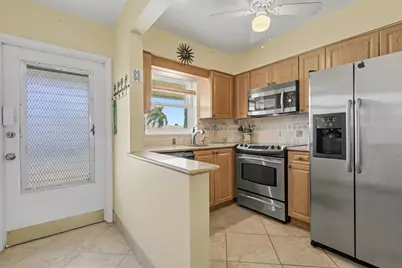 298 SE 6th Avenue #18, Pompano Beach, FL 33060 - Photo 11