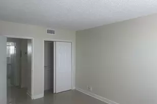 2555 NE 11th St, Fort Lauderdale, FL 33304 - Photo 15
