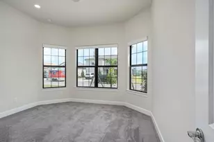 818 SE Courances Dr, Port Saint Lucie, FL 34984 - Photo 23