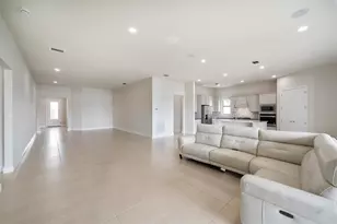 818 SE Courances Dr, Port Saint Lucie, FL 34984 - Photo 13