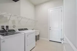 818 SE Courances Dr, Port Saint Lucie, FL 34984 - Photo 29