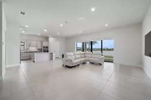 818 SE Courances Dr, Port Saint Lucie, FL 34984 - Photo 11