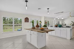 5758 Benbow Ct, Port Saint Lucie, FL 34986 - Photo 11