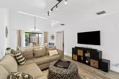324 City View Drive, Fort Lauderdale, FL 33311 - Photo 7