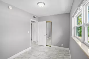 1751 Lauderdale Manor Dr, Fort Lauderdale, FL 33311 - Photo 9