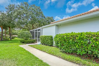 7904 Chapman Oak Court, Palm Beach Gardens, FL 33410 - Photo 23