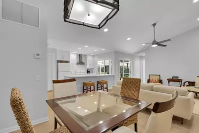 7904 Chapman Oak Court, Palm Beach Gardens, FL 33410 - Photo 11