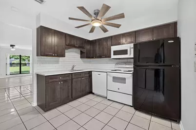 12395 Peconic Court, Wellington, FL 33414 - Photo 9