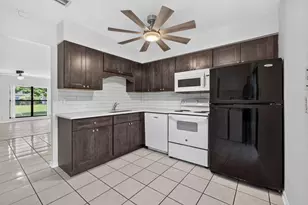 12395 Peconic Ct, Wellington, FL 33414 - Photo 9