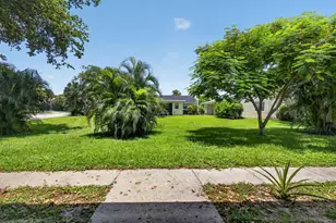 12395 Peconic Ct, Wellington, FL 33414 - Photo 3
