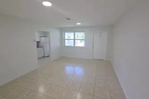 7511 Venetian St, Miramar, FL 33023 - Photo 5