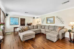 141 Date Palm Dr, Lake Park, FL 33403 - Photo 9